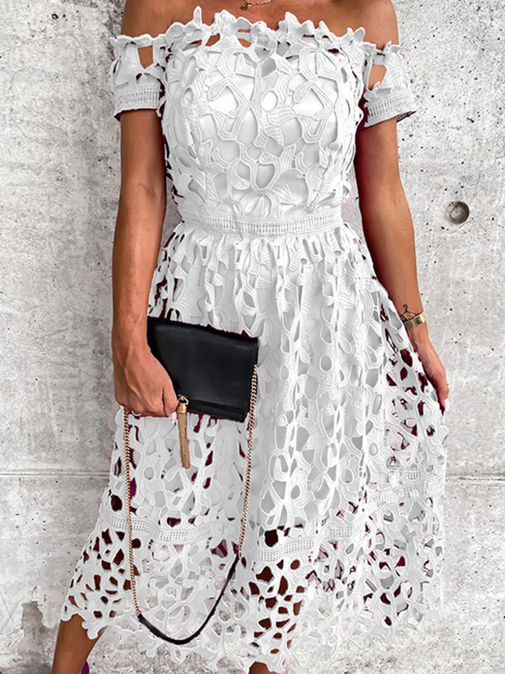 Elegantes Schulterfreies Maxi Kleid mit Cut Outs in Weiß Wadenlang
