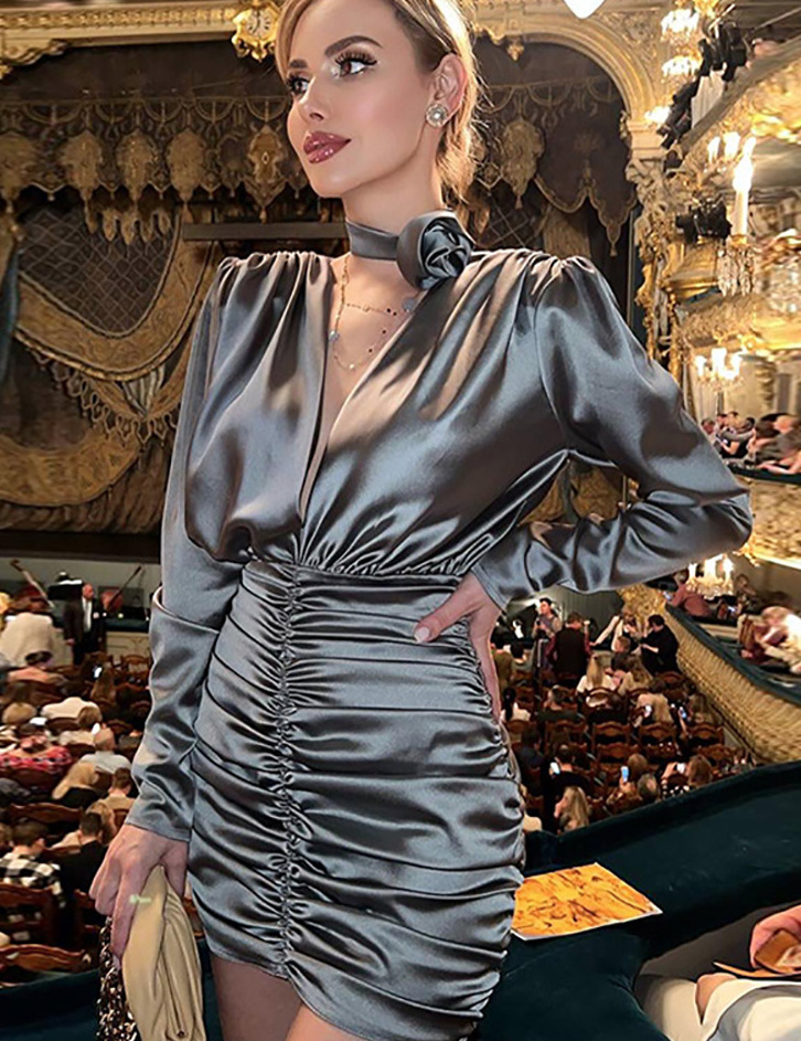 Sexy Mini Glitzer Langarm Kleid in Silber mit Raffungen