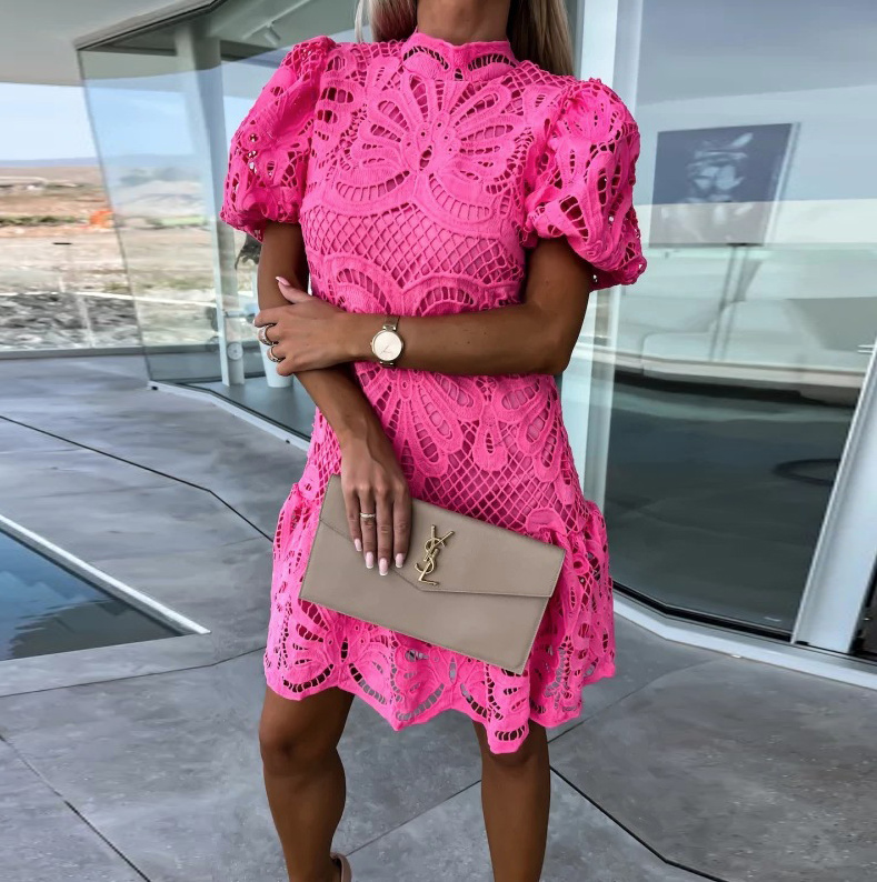 Elegantes Mini Sommerleid mit Stehkragen aus Spitze in Pink