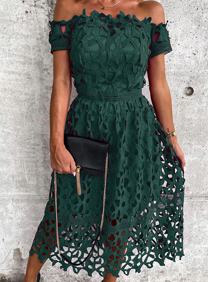 Elegantes Schulterfreies Maxi Kleid mit Cut Outs in Dunkelgrün Wadenlang