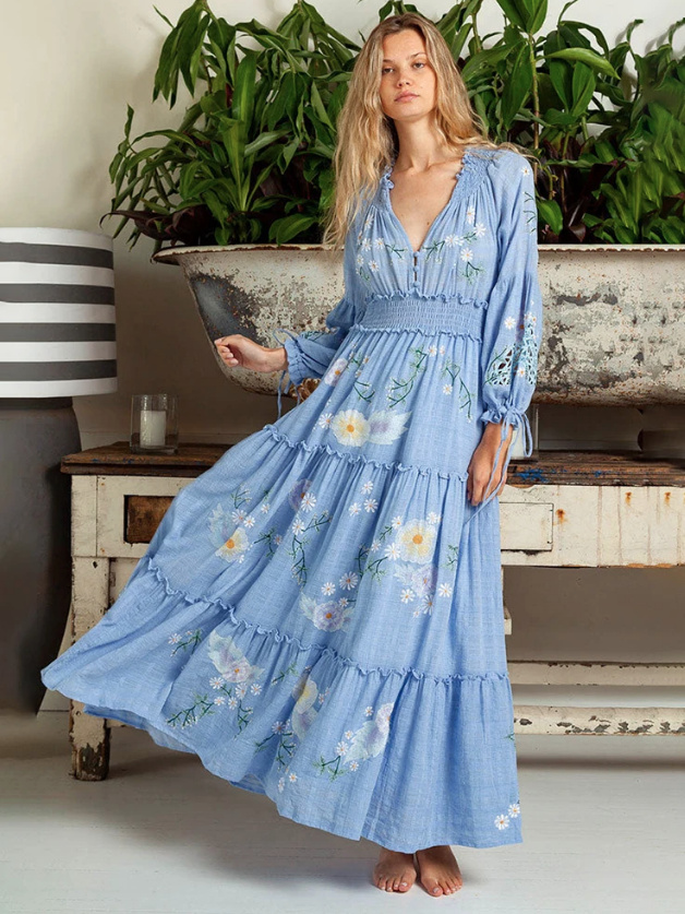 Langarm Boho Sommerkleid Berenice mit V Ausschnitt in Blau mit Blumen