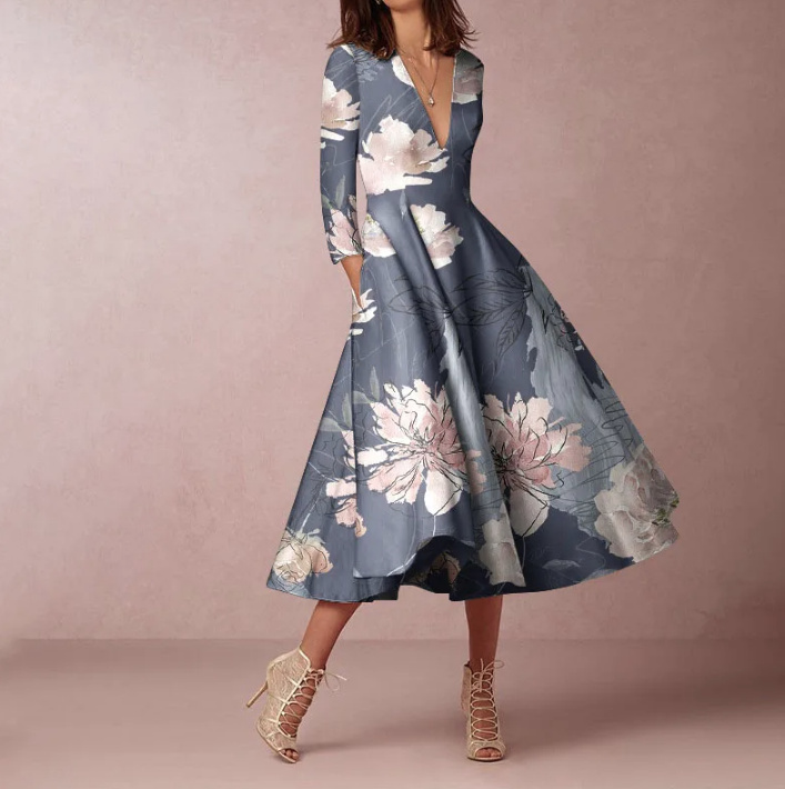 Elegantes Langarm Kleid Berenike Wadenlang mit V Ausschnitt in Silber mit Blumenmuster