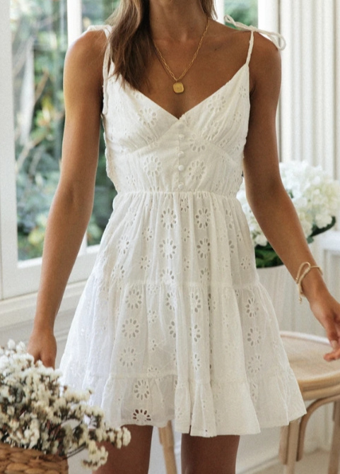 Süßes Mini Sommerkleid mit Träger in Weiß