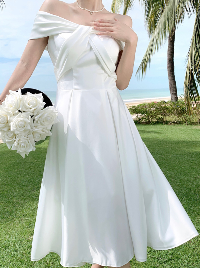 Schulterfreies Satin A-Linie Kleid Elegant in Weiß auch für den Standesamt