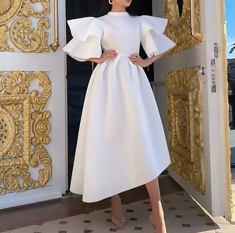 Elegantes Sommerkleid mit Rüschenärmel Asymmetrisch in Weiß